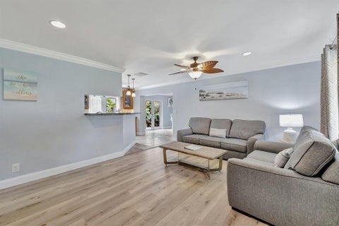 Tiny photo for 925 NE 25th Avenue, Pompano Beach, FL 33062 (MLS # B26047891)