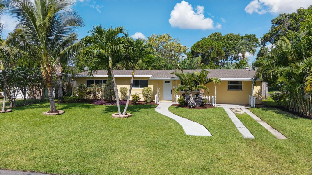 Photo of 925 NE 25th Avenue, Pompano Beach, FL 33062 (MLS # B26047891)