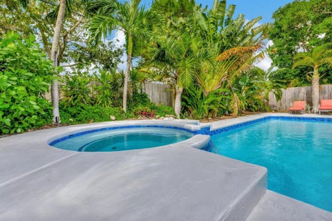 Tiny photo for 925 NE 25th Avenue, Pompano Beach, FL 33062 (MLS # B26047891)