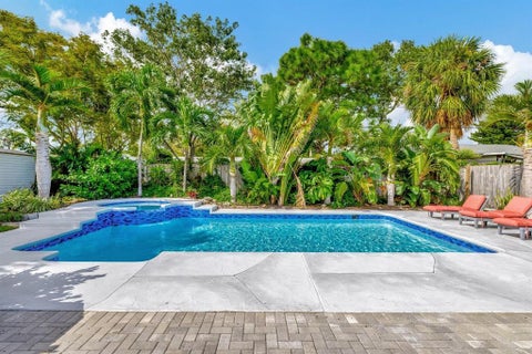 Tiny photo for 925 NE 25th Avenue, Pompano Beach, FL 33062 (MLS # B26047891)