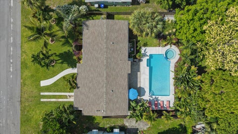 Tiny photo for 925 NE 25th Avenue, Pompano Beach, FL 33062 (MLS # B26047891)