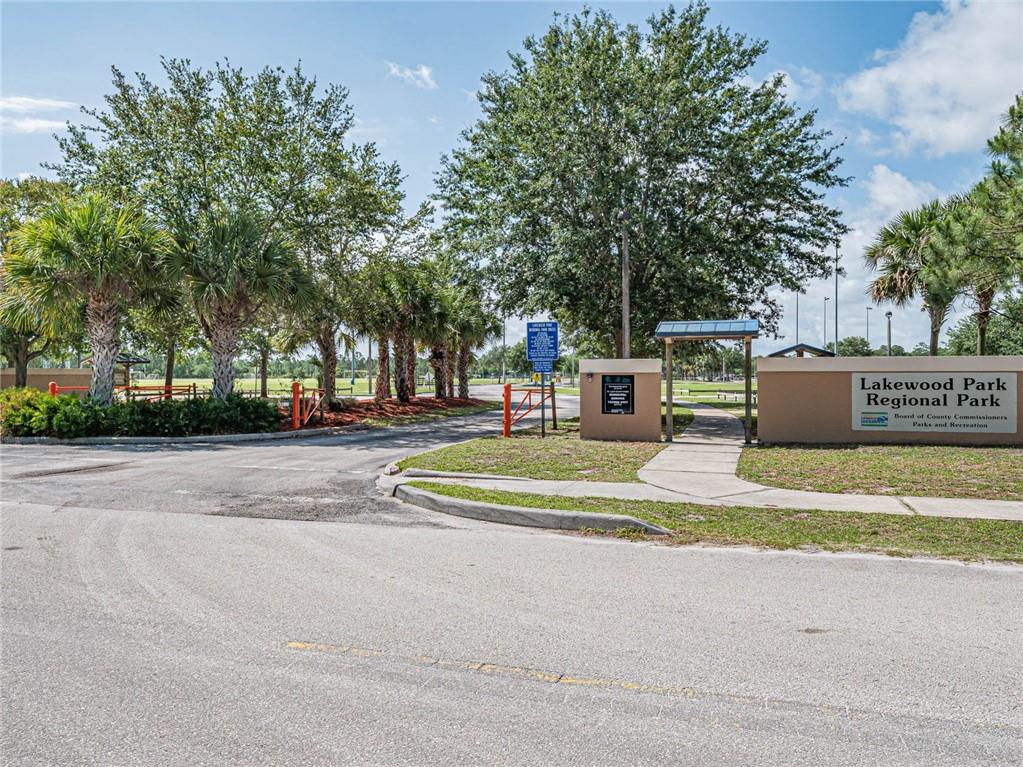 LAKEWOOD PARK UNIT 8 - Residential