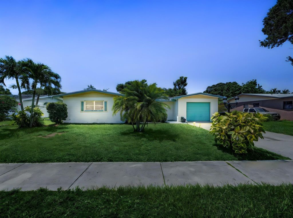 Photo of 1807 Arizona Avenue, Fort Pierce, FL 34982 (MLS # R11116178)