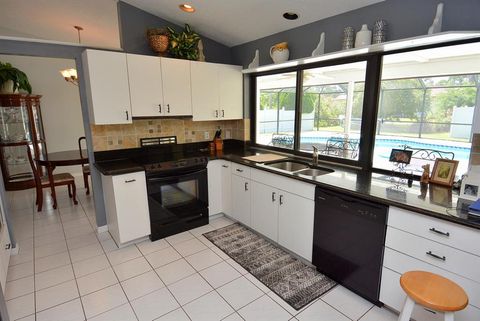 A home in Port Saint Lucie