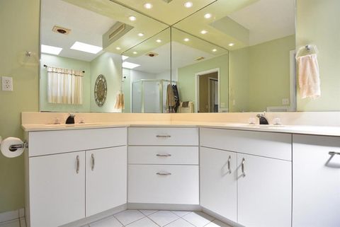 A home in Port Saint Lucie