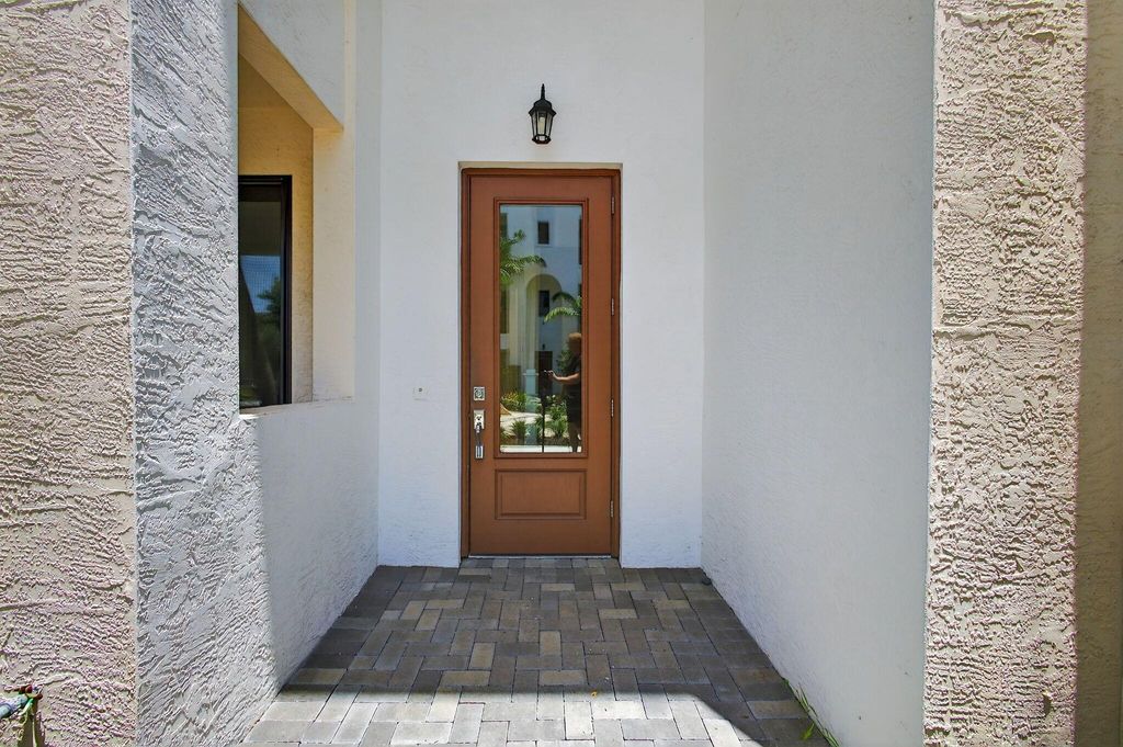 Photo of 8072 Hobbes Way, Palm Beach Gardens, FL 33418 (MLS # R11105944)