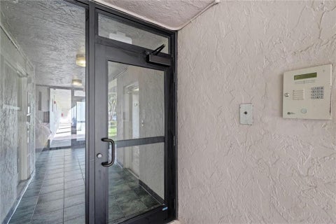 Tiny photo for 1075 Riverside Drive #303, Coral Springs, FL 33071 (MLS # B26060308)