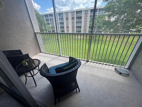 Tiny photo for 1075 Riverside Drive #303, Coral Springs, FL 33071 (MLS # B26060308)