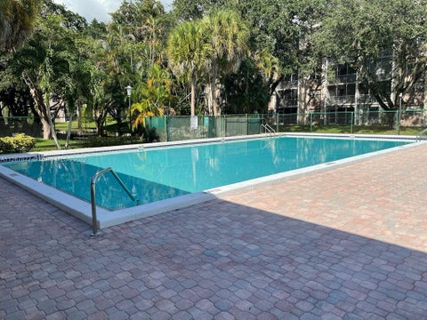 Tiny photo for 1075 Riverside Drive #303, Coral Springs, FL 33071 (MLS # B26060308)