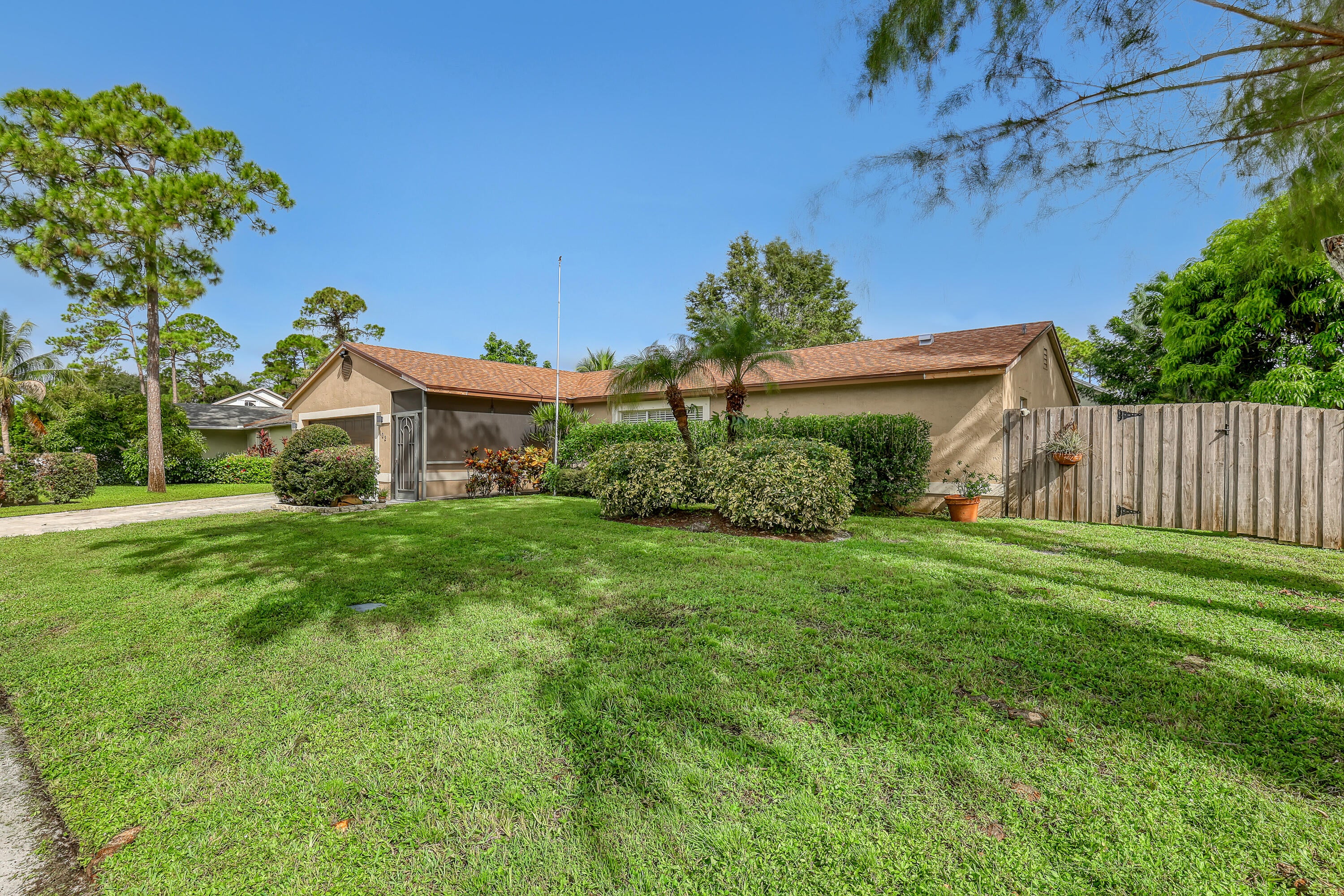 102 SAND PINE Way