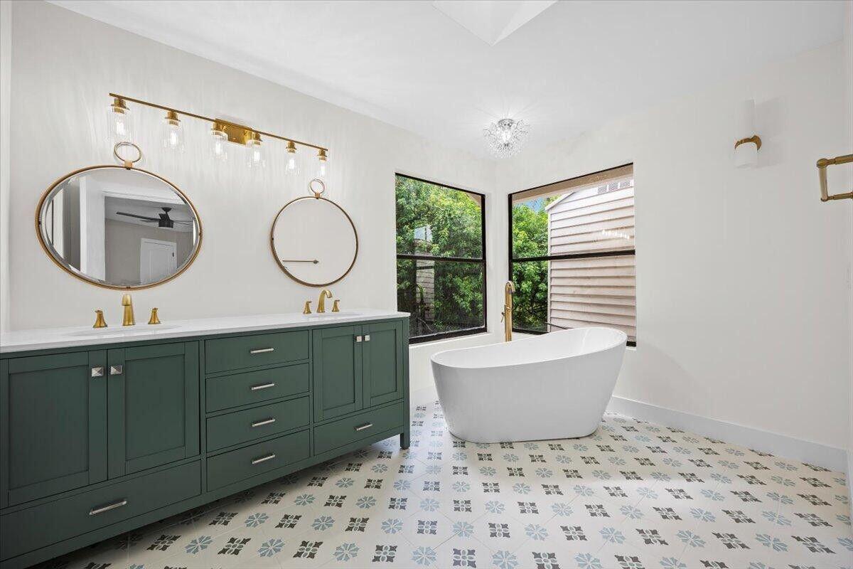 Palm Beach Country Estate - Residential