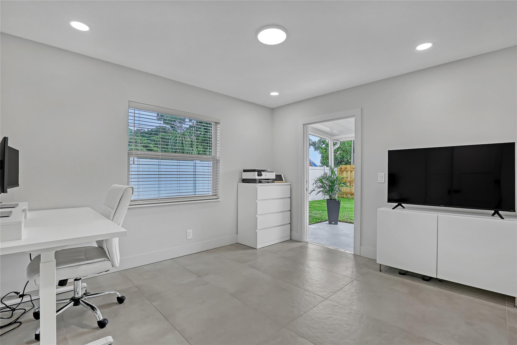 Lantana Amd - Residential Lease