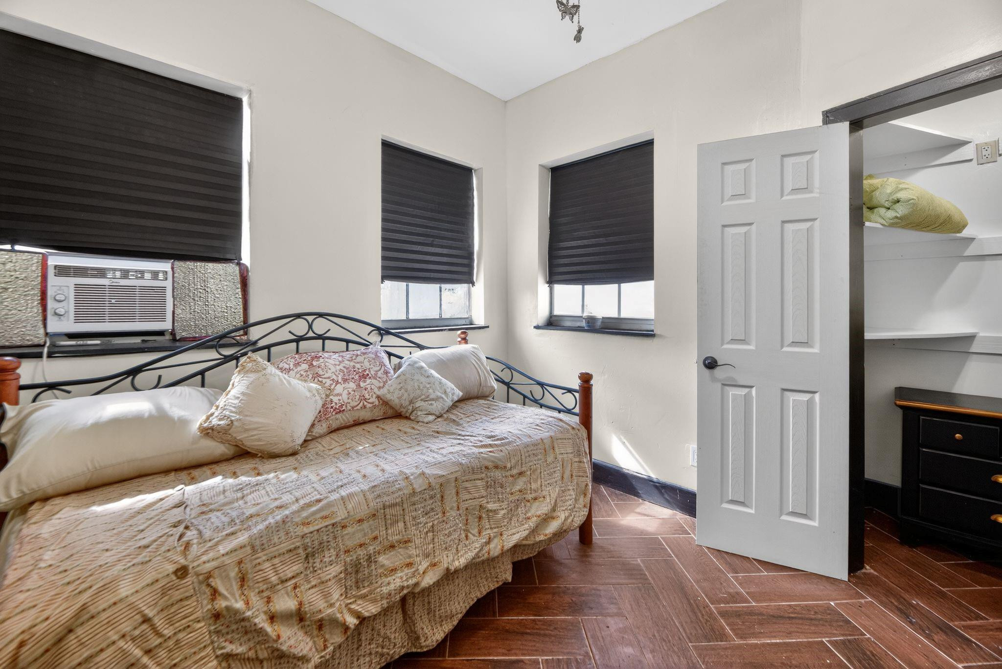 HOLLYWOOD SOUTH SIDE ADD - Residential