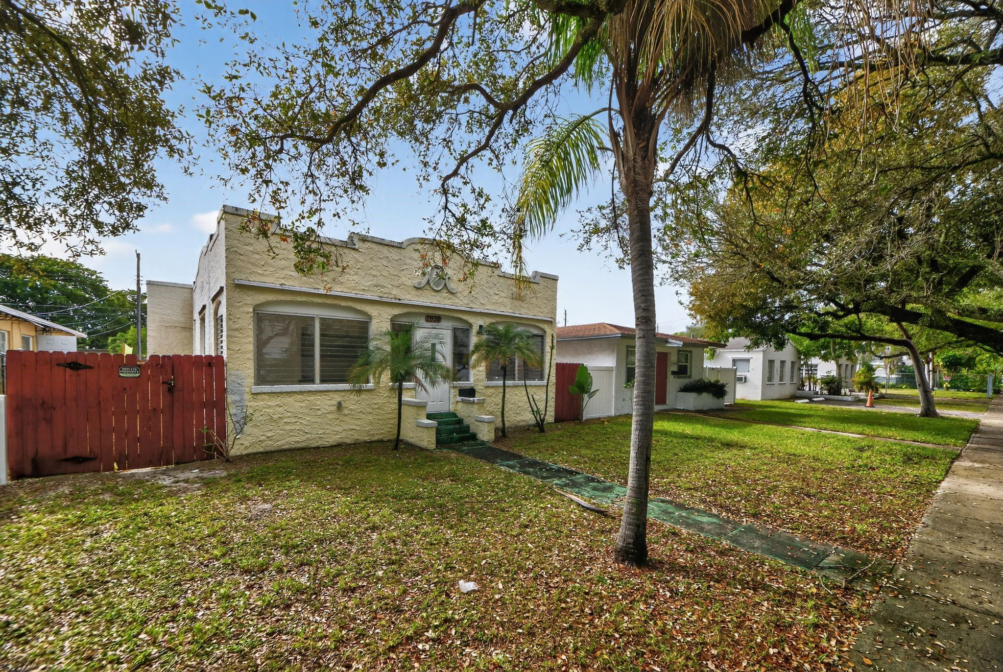 HOLLYWOOD SOUTH SIDE ADD - Residential