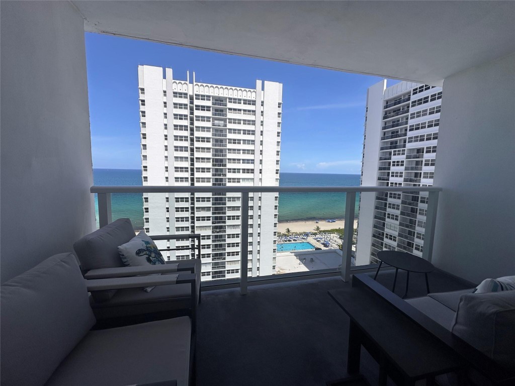 LA MER ESTATES WEST CONDO - Residential