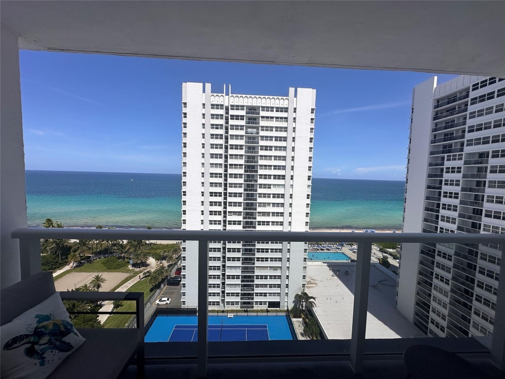 LA MER ESTATES WEST CONDO - Residential