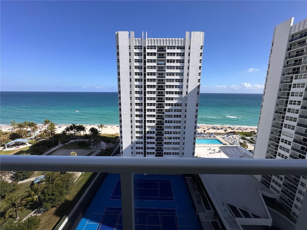 LA MER ESTATES WEST CONDO - Residential