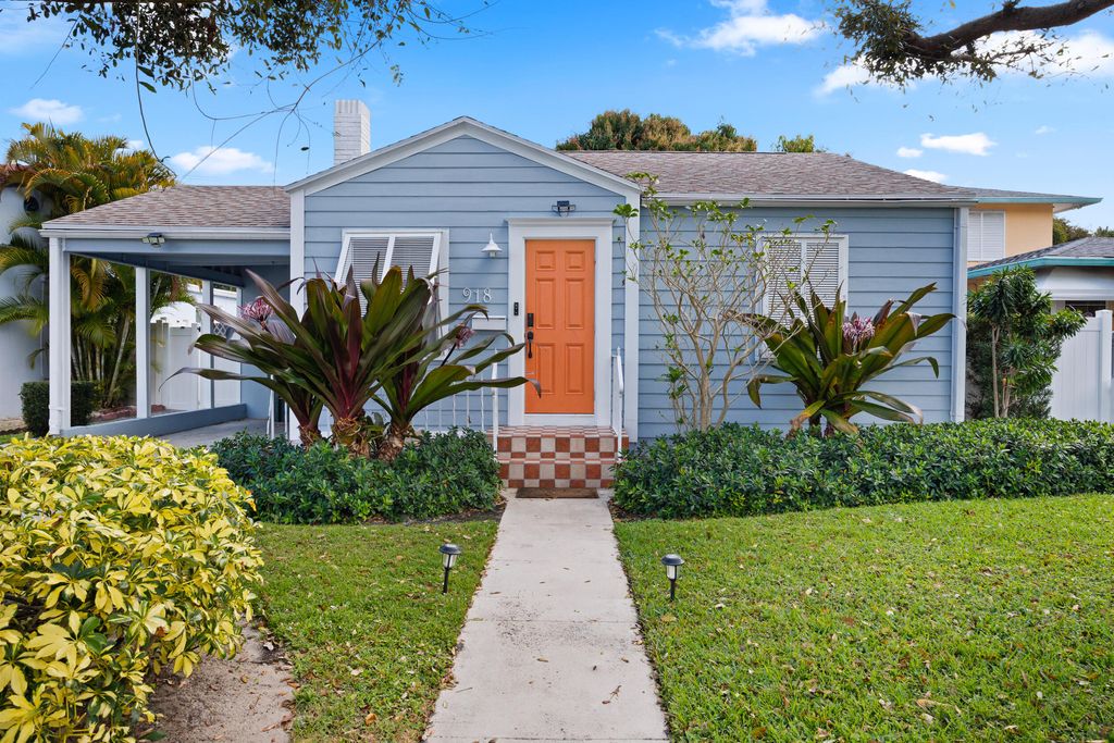 Photo of 918 N Palmway, Lake Worth Beach, FL 33460 (MLS # B26010469)