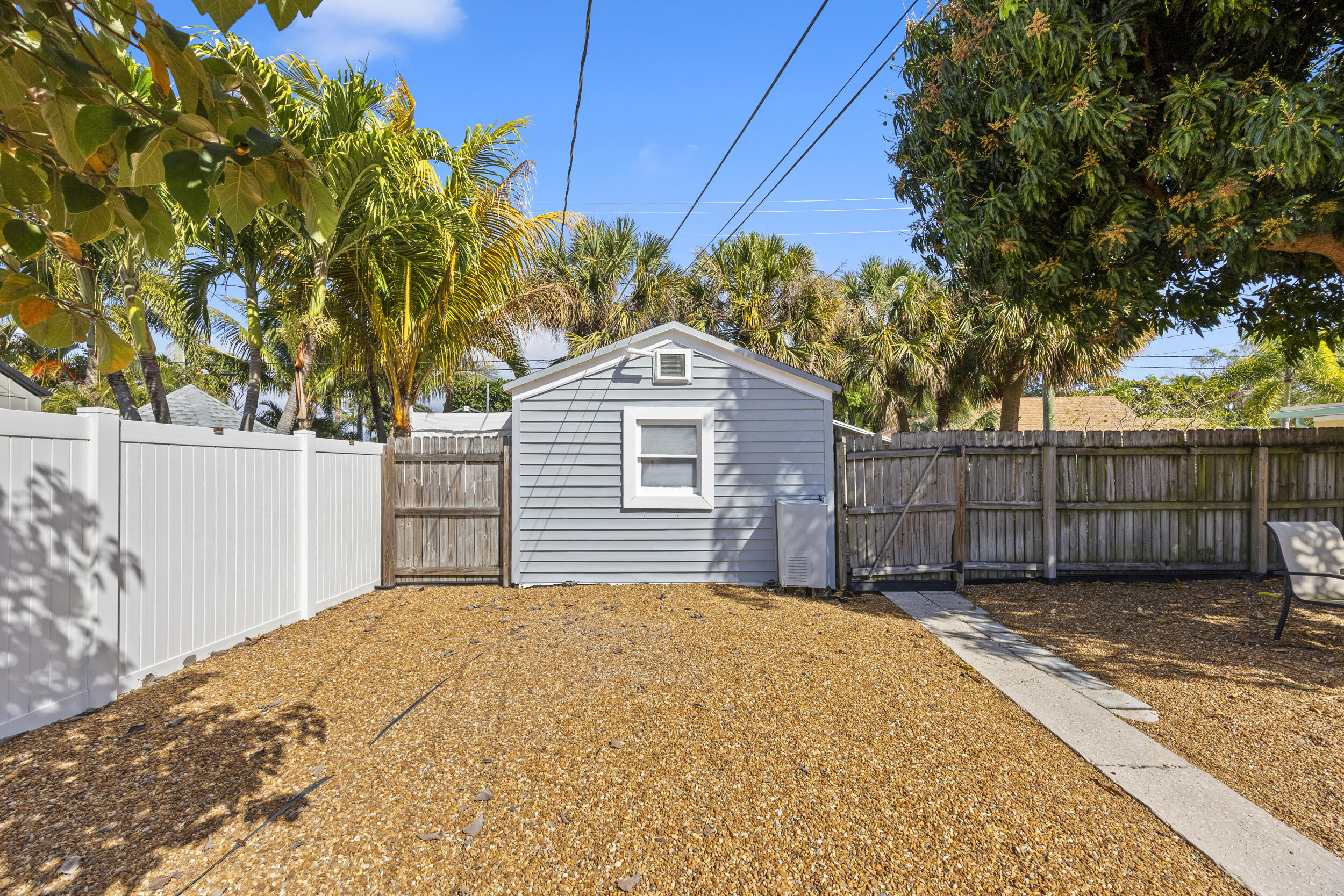 LAKE WORTH TOWN OF - Residential