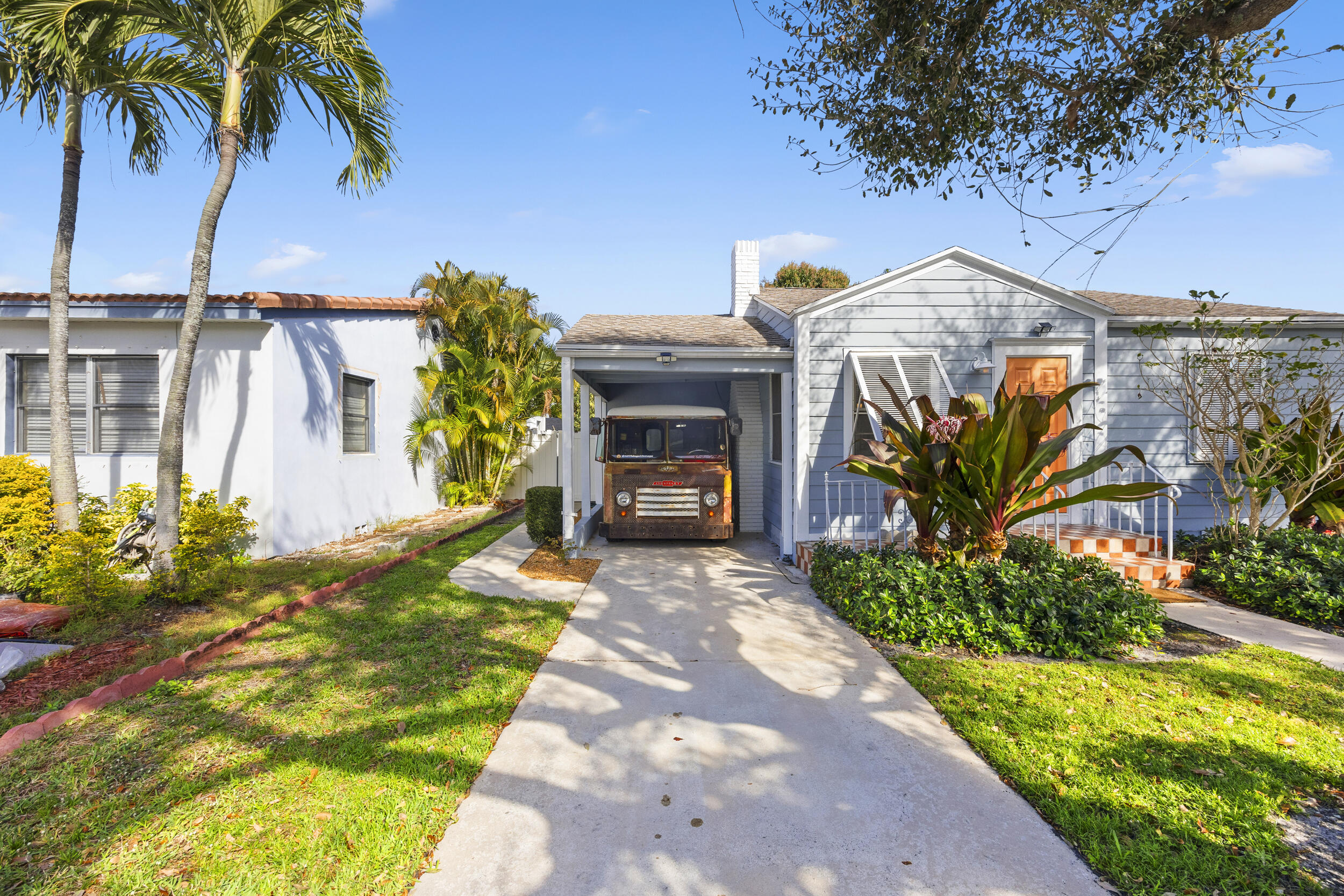 LAKE WORTH TOWN OF - Residential