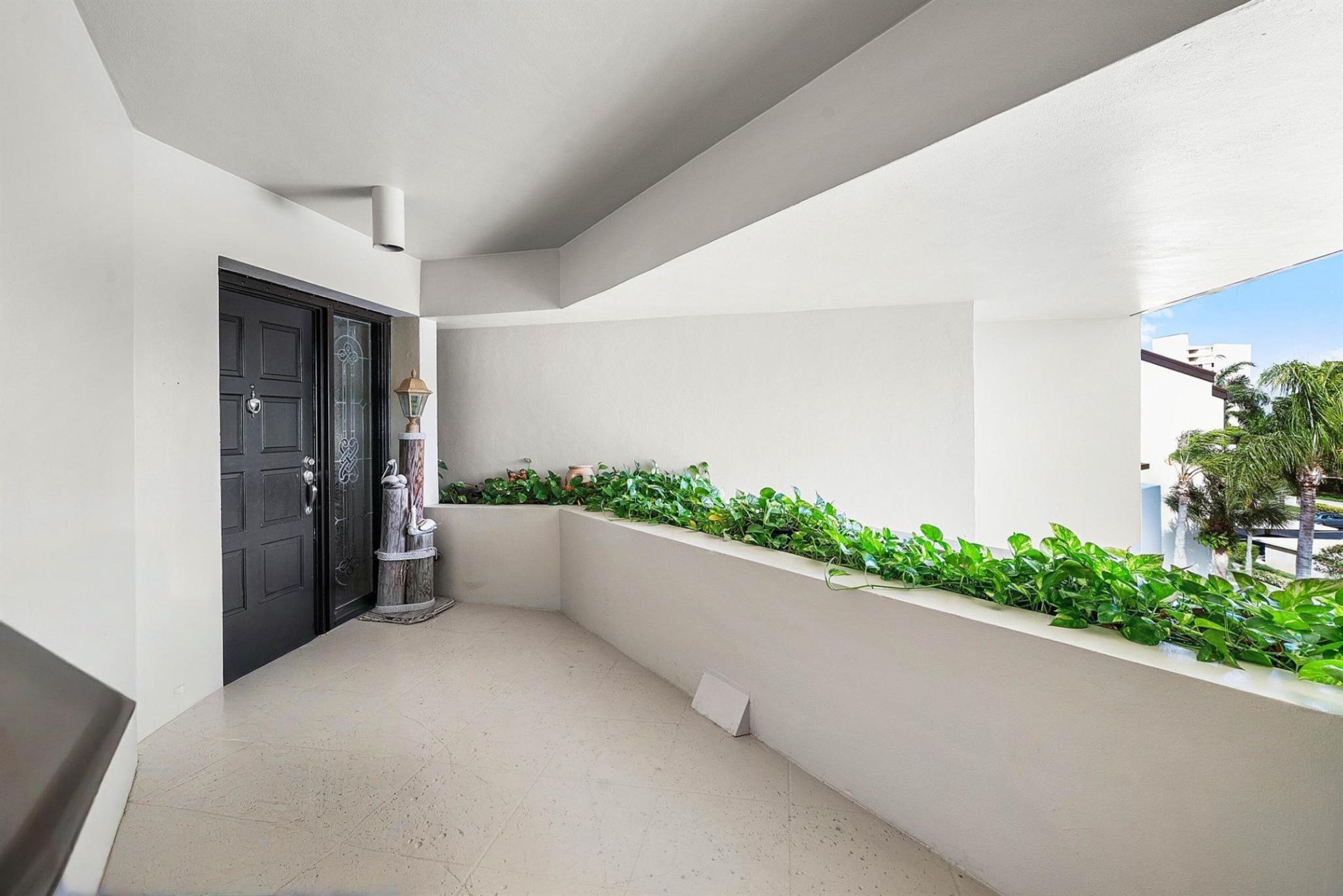 Harbor Village  Condo - O - Residential