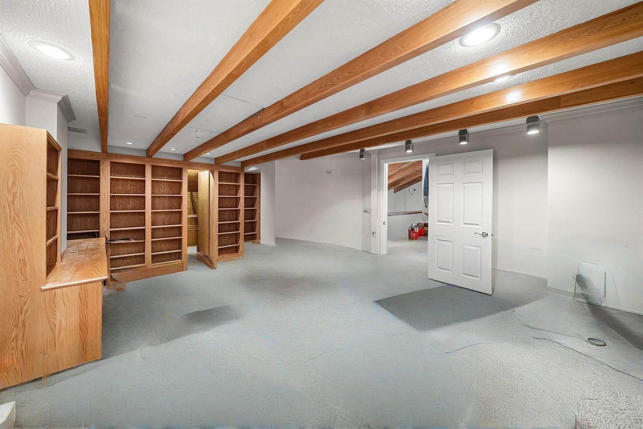 Harbor Village  Condo - O - Residential