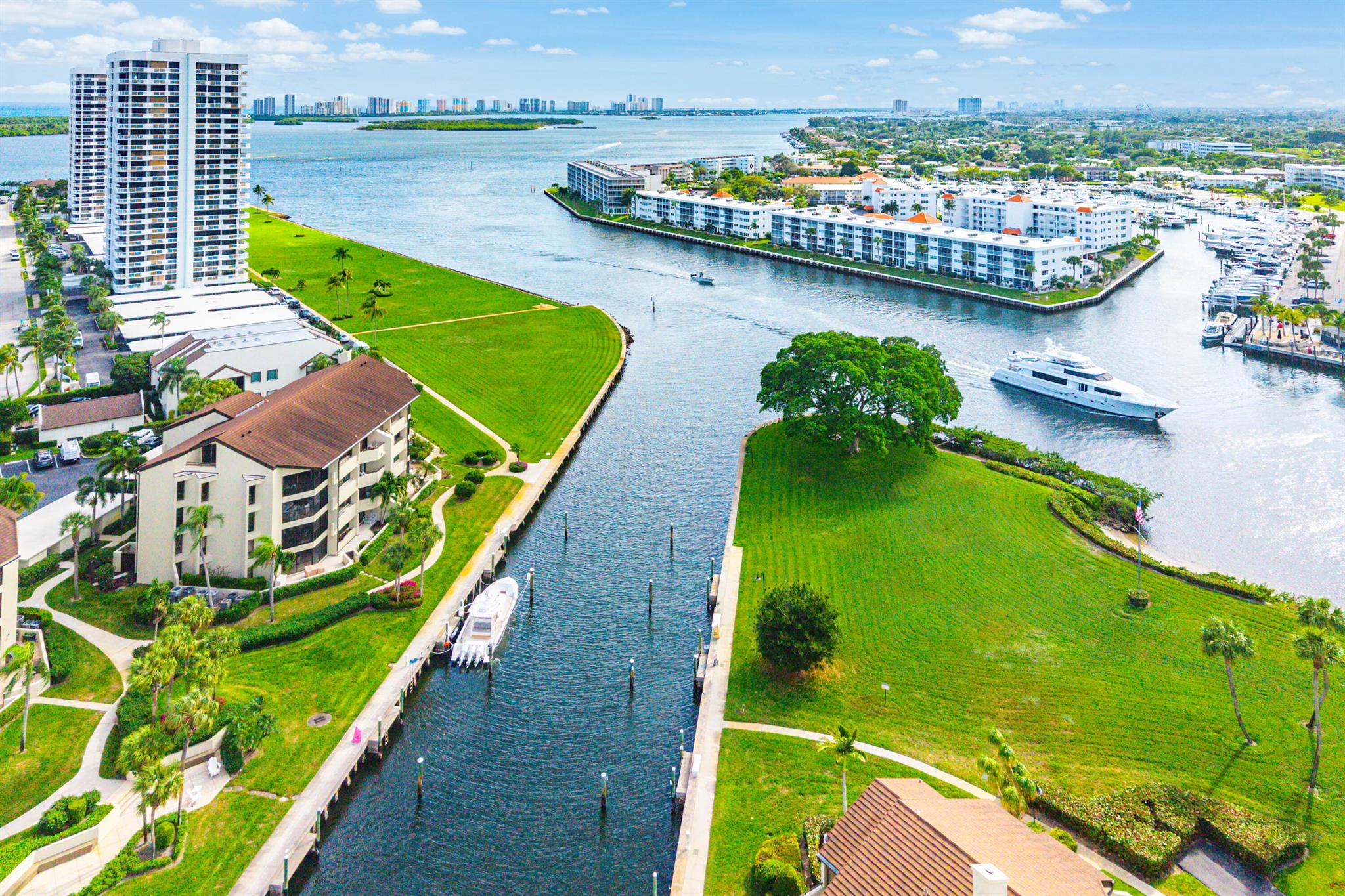 Harbor Village  Condo - O - Residential