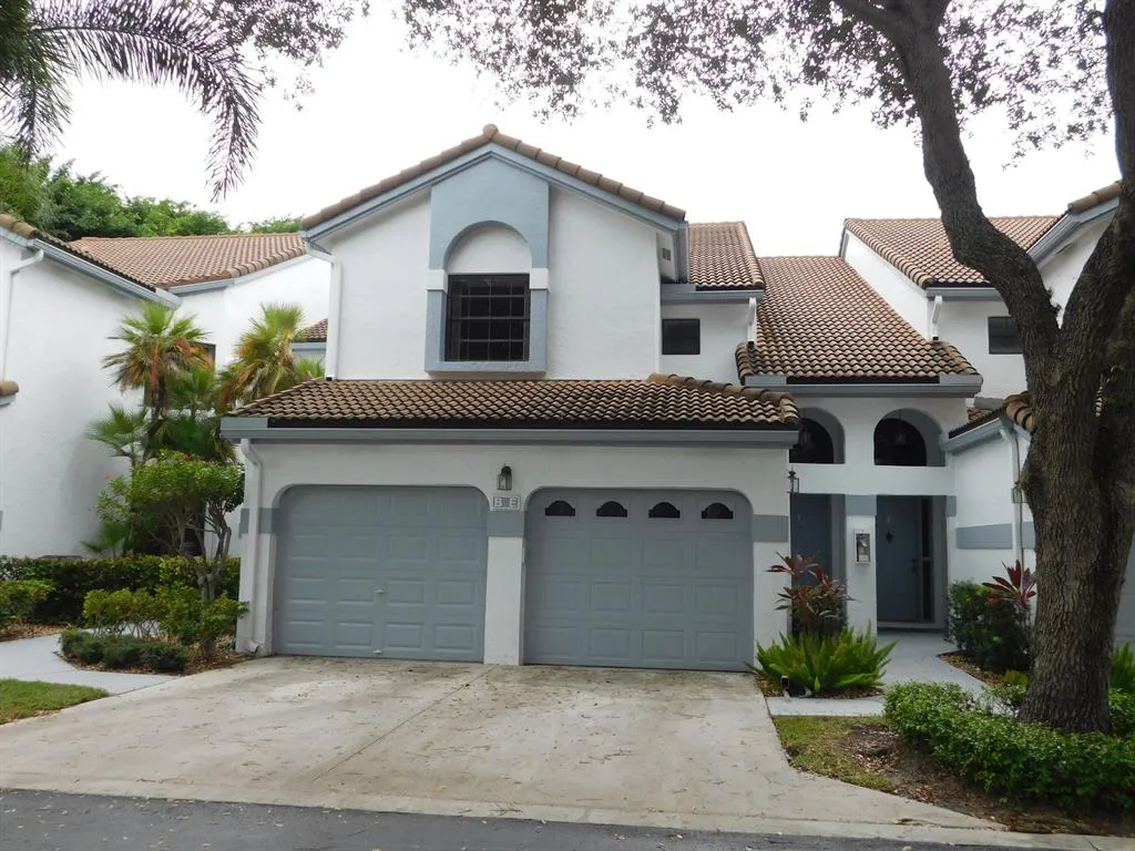 5374 Venetia Ct Unit E  