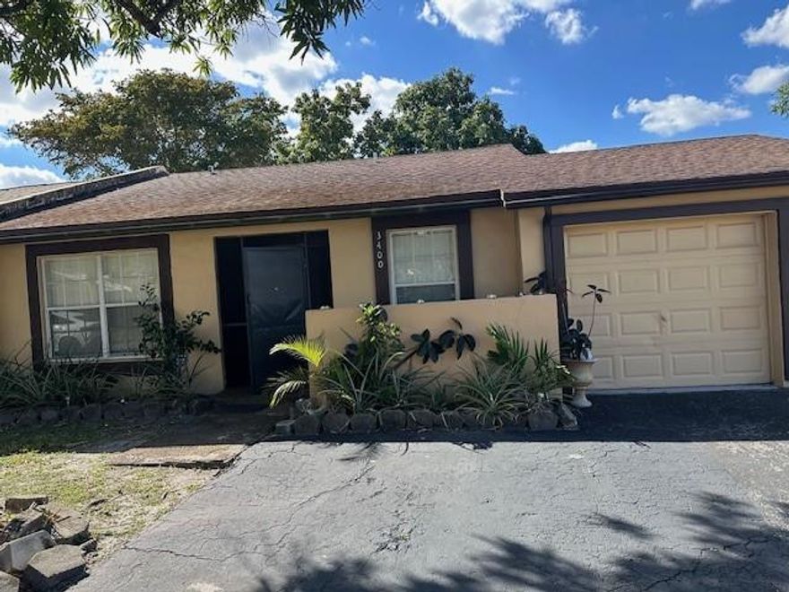 BEAUTIFUL 2 BEDS, 2 BATHS, 1 CAR GARAGE WITH ENCLOSED PATIO LOCATED IN THE MEADOWS OF MIRAMAR.LARGE BACKYARD WITH MANGO AND AVOCADO TREES, CLOSE TO THE POOL, THIS PLACE IS READY TO MOVE IN.