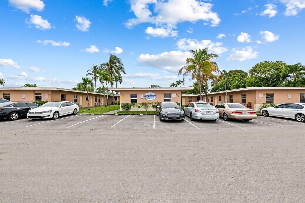 Photo of 825 NW 10th Terrace #2, Fort Lauderdale, FL 33311 (MLS # R11010308)