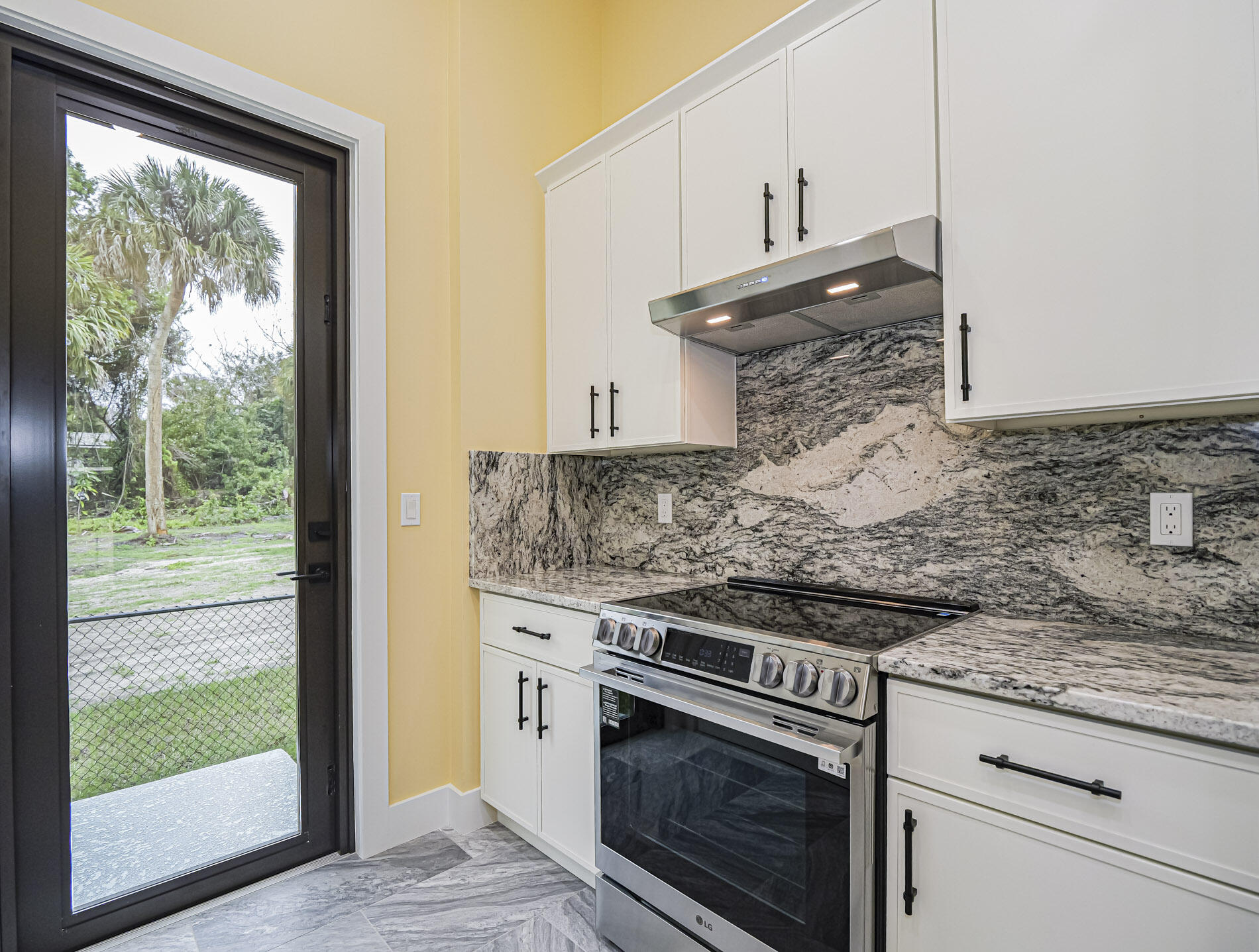 TOWNSITE PLAT OF ROSELAND - Residential Lease