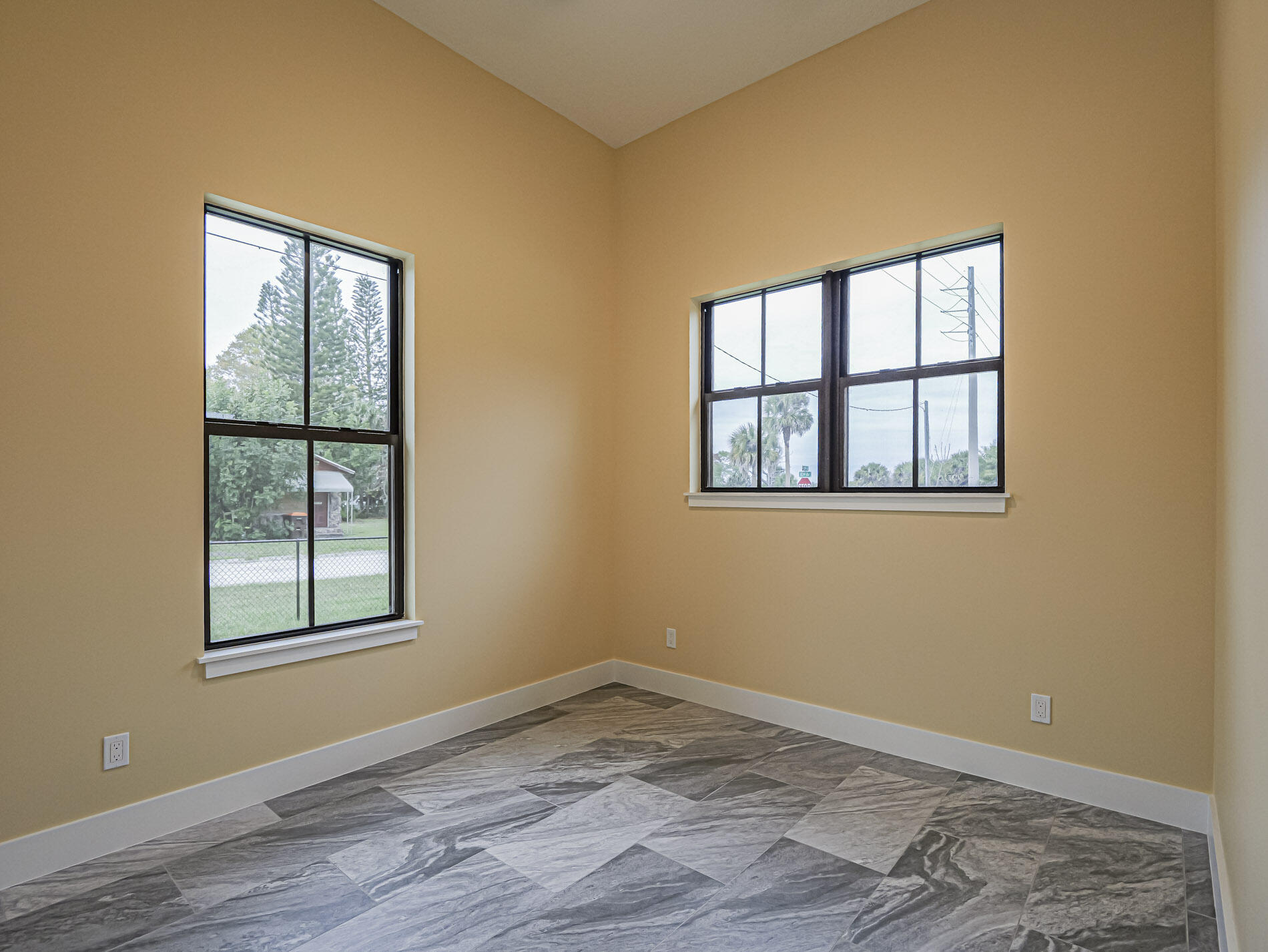 TOWNSITE PLAT OF ROSELAND - Residential Lease