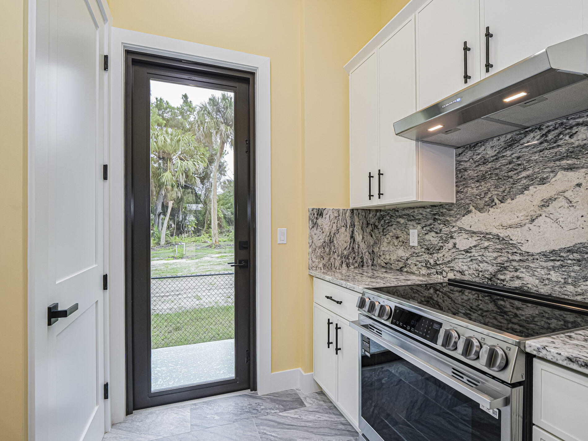 TOWNSITE PLAT OF ROSELAND - Residential Lease