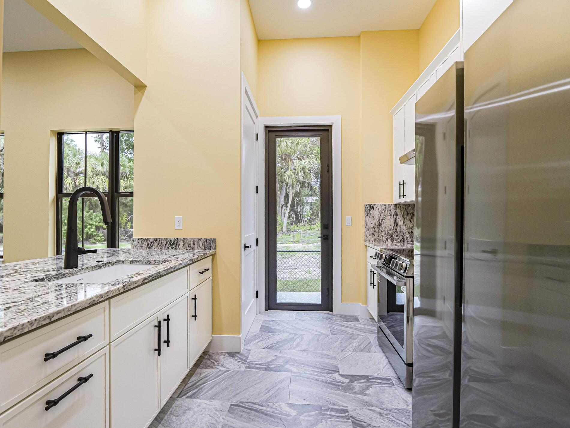 TOWNSITE PLAT OF ROSELAND - Residential Lease