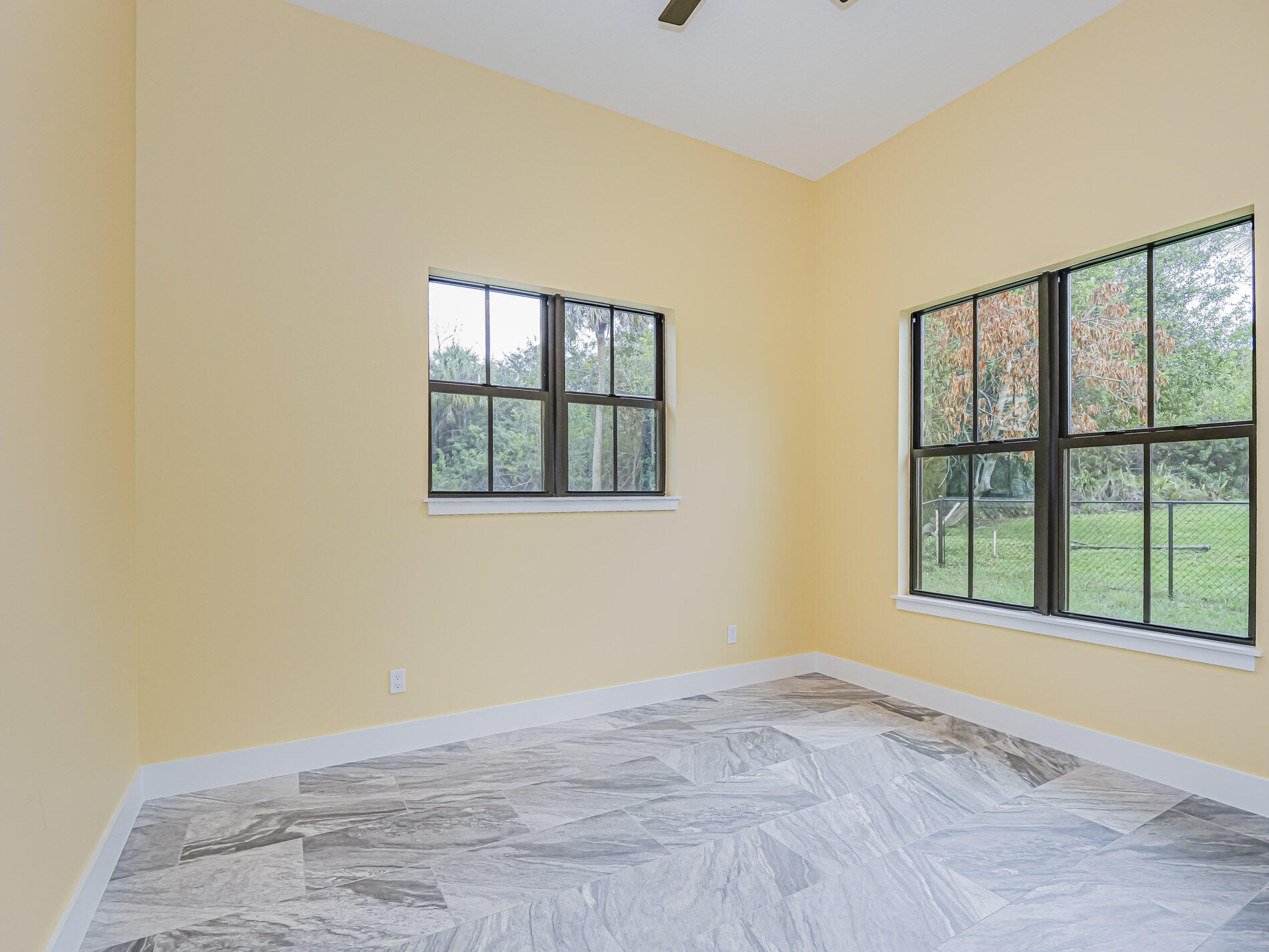 TOWNSITE PLAT OF ROSELAND - Residential Lease