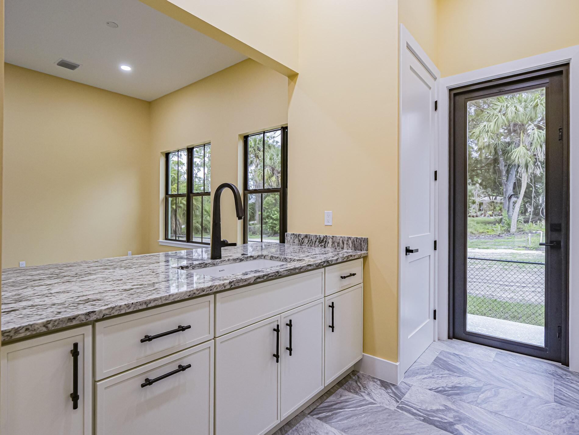 TOWNSITE PLAT OF ROSELAND - Residential Lease