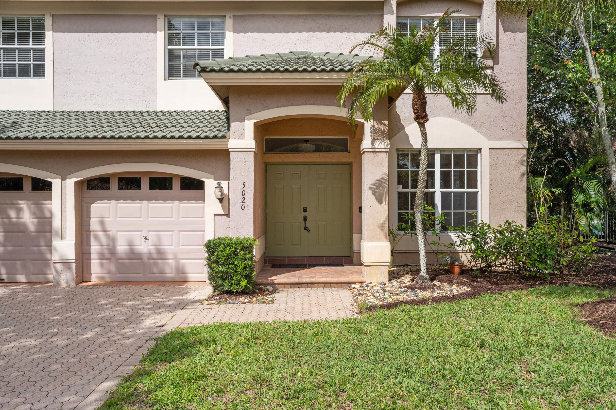 5020 SW Elk River Court