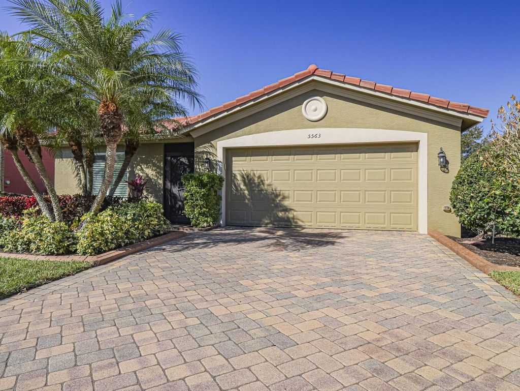 Photo of 5563 43rd Court, Vero Beach, FL 32967 (MLS # R11166310)