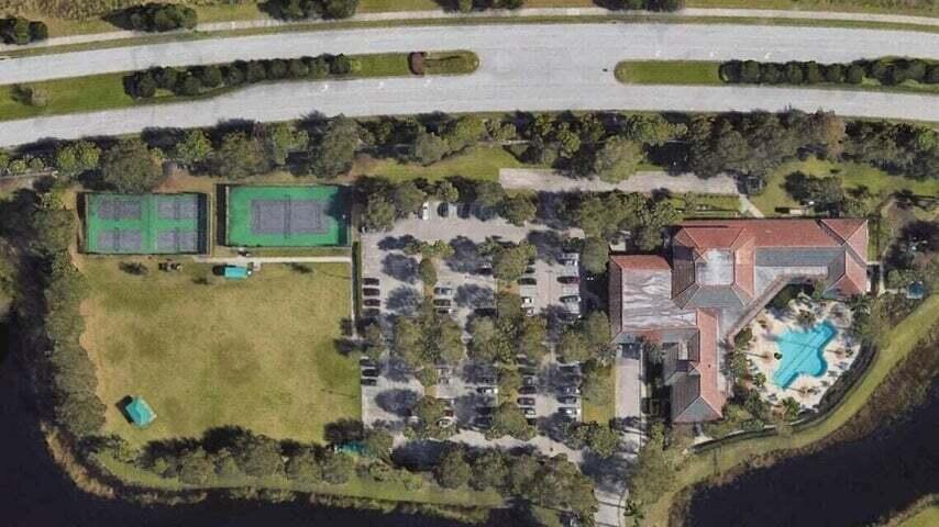 GOLF VILLAS II CONDOMINIU - Residential Lease