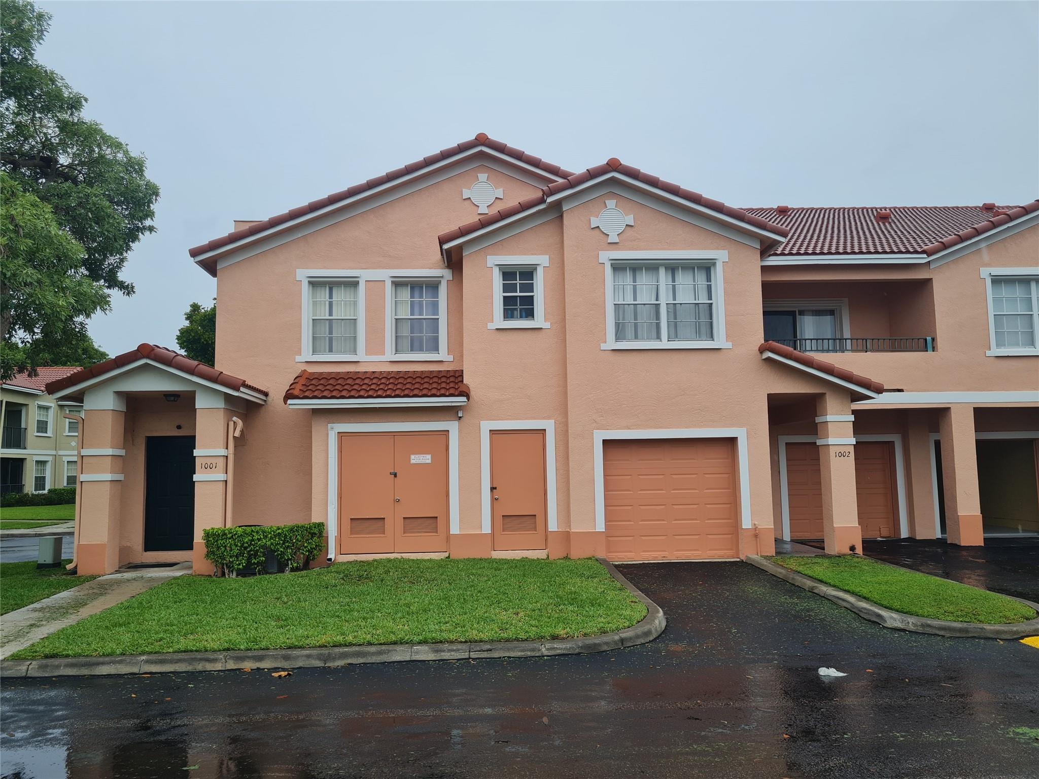 HALF MONTH FREE move in special. Credit score 620 or higher. Convenient first floor unit with an attached 1 car GARAGE and storage space. Very well kept gated community with lots of amenities. Built in desk area in the living room. Parking for the 2nd car is in front of the garage. Tile floors in the bedrooms and wood floors in the living room area. Freshly painted, Laundry Room - Washer & Dryer full size. Patio where you can relax and enjoy the beautiful park like setting view. The community offers a Security gate, community pool, and Gym. The property is located across the street from Hampton Park & near public transportation, shopping, next to Pollo Tropical, Papa John, Super Walmart, and many more.
Valet trash, water, sewer and all amenities are included in the rent.