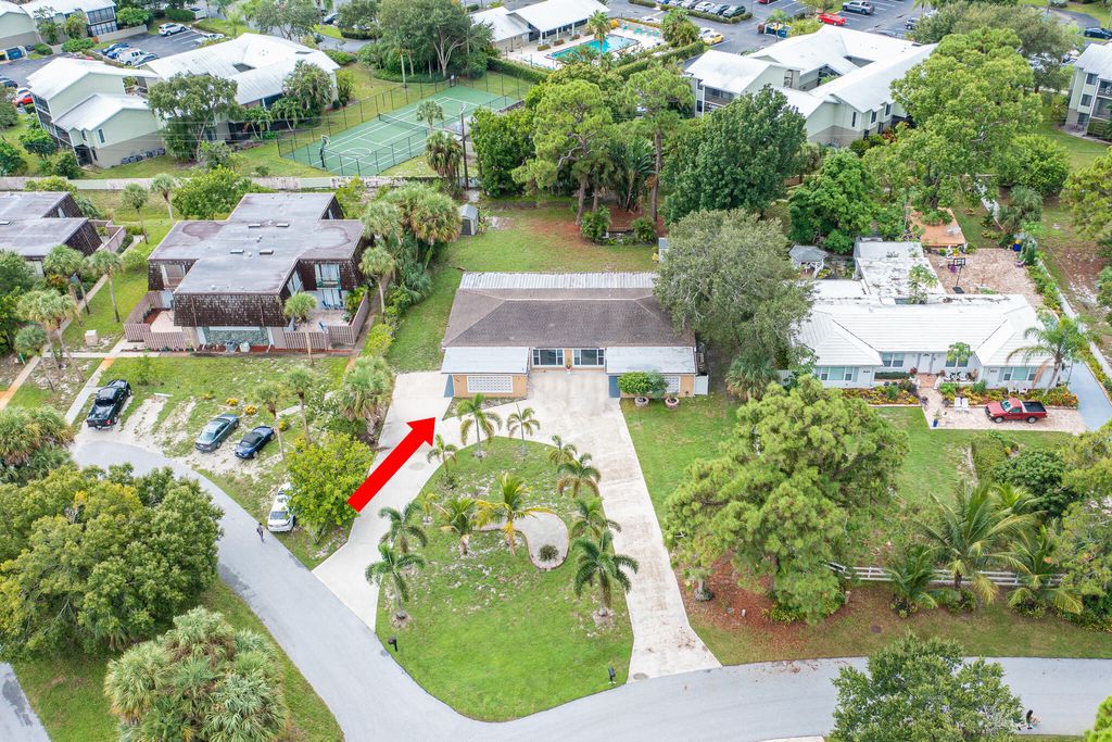 Photo of 830 NW 10th Terrace, Stuart, FL 34994 (MLS # R10962499)