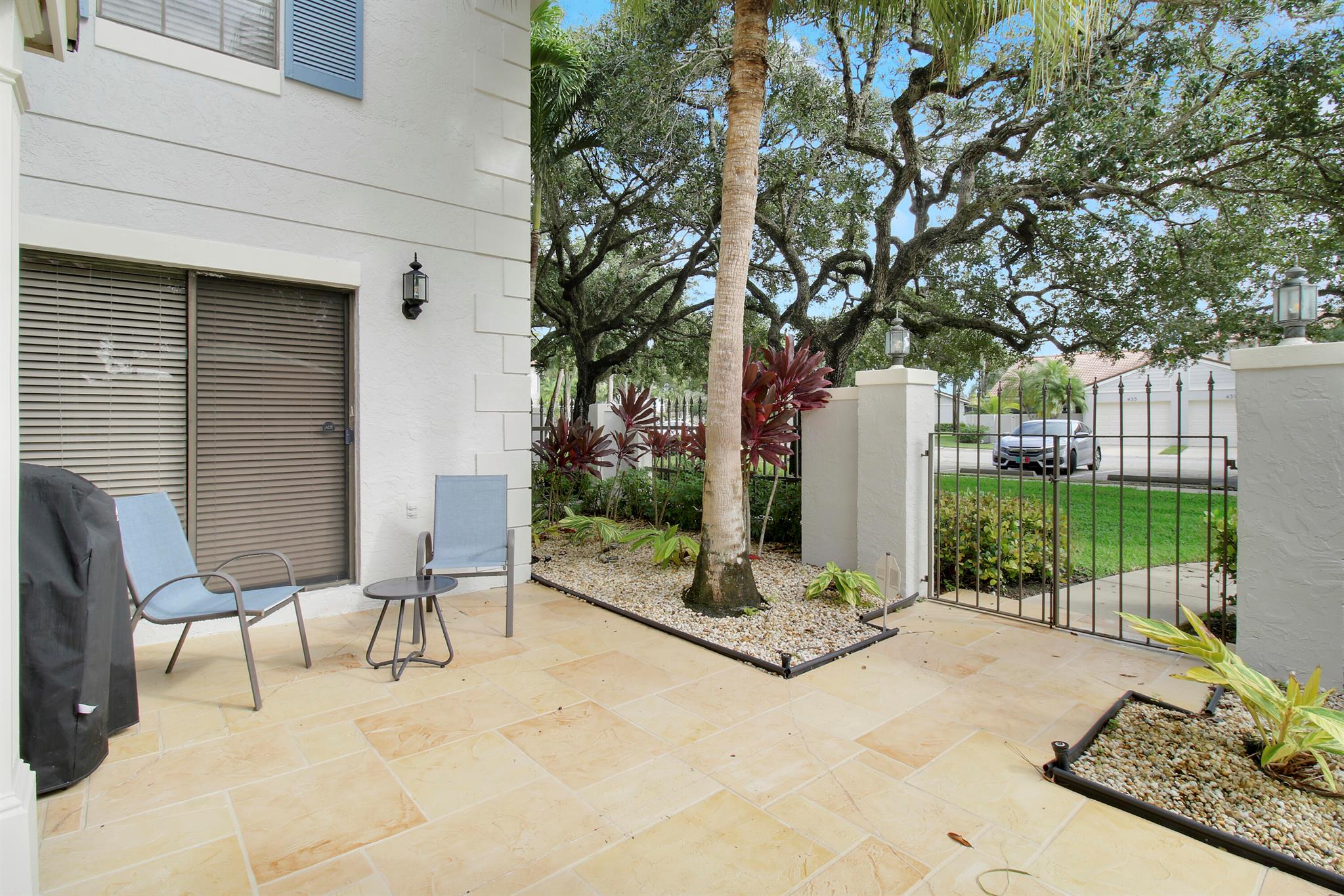 377 Prestwick Lane 2