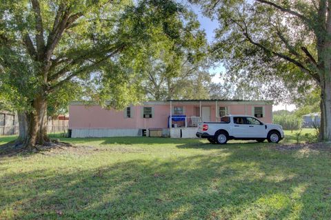 A home in Okeechobee