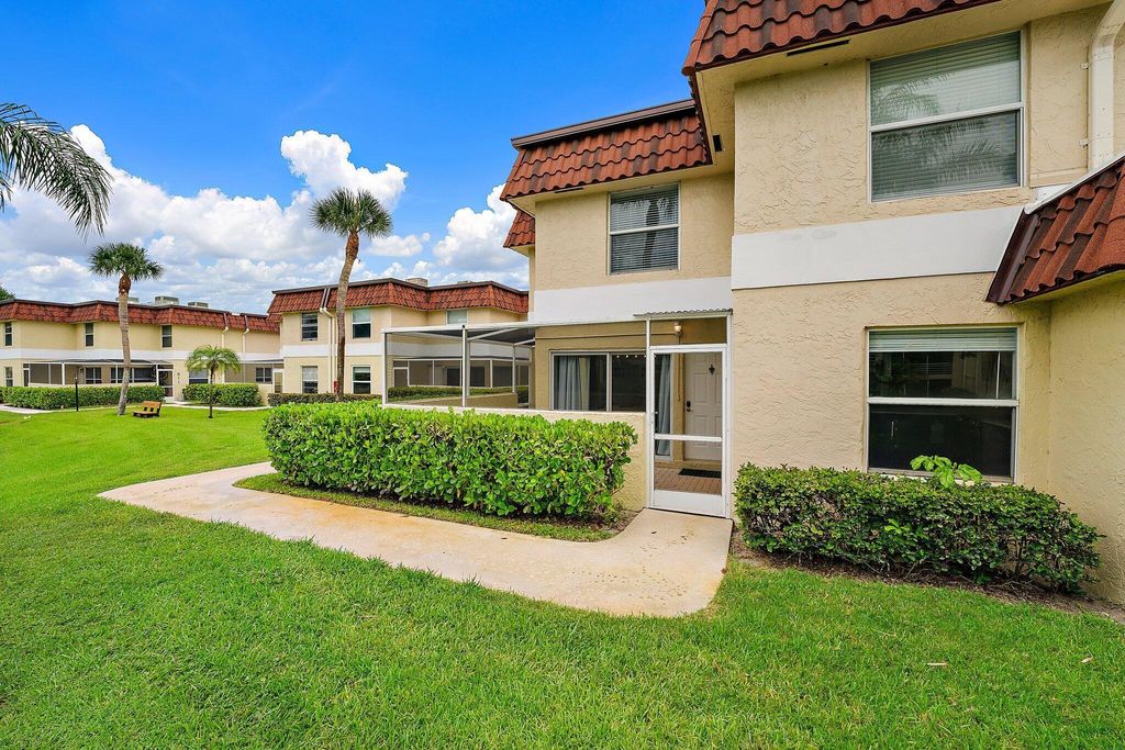 Photo of 717 S Us Highway 1 #804, Jupiter, FL 33477 (MLS # R11090105)