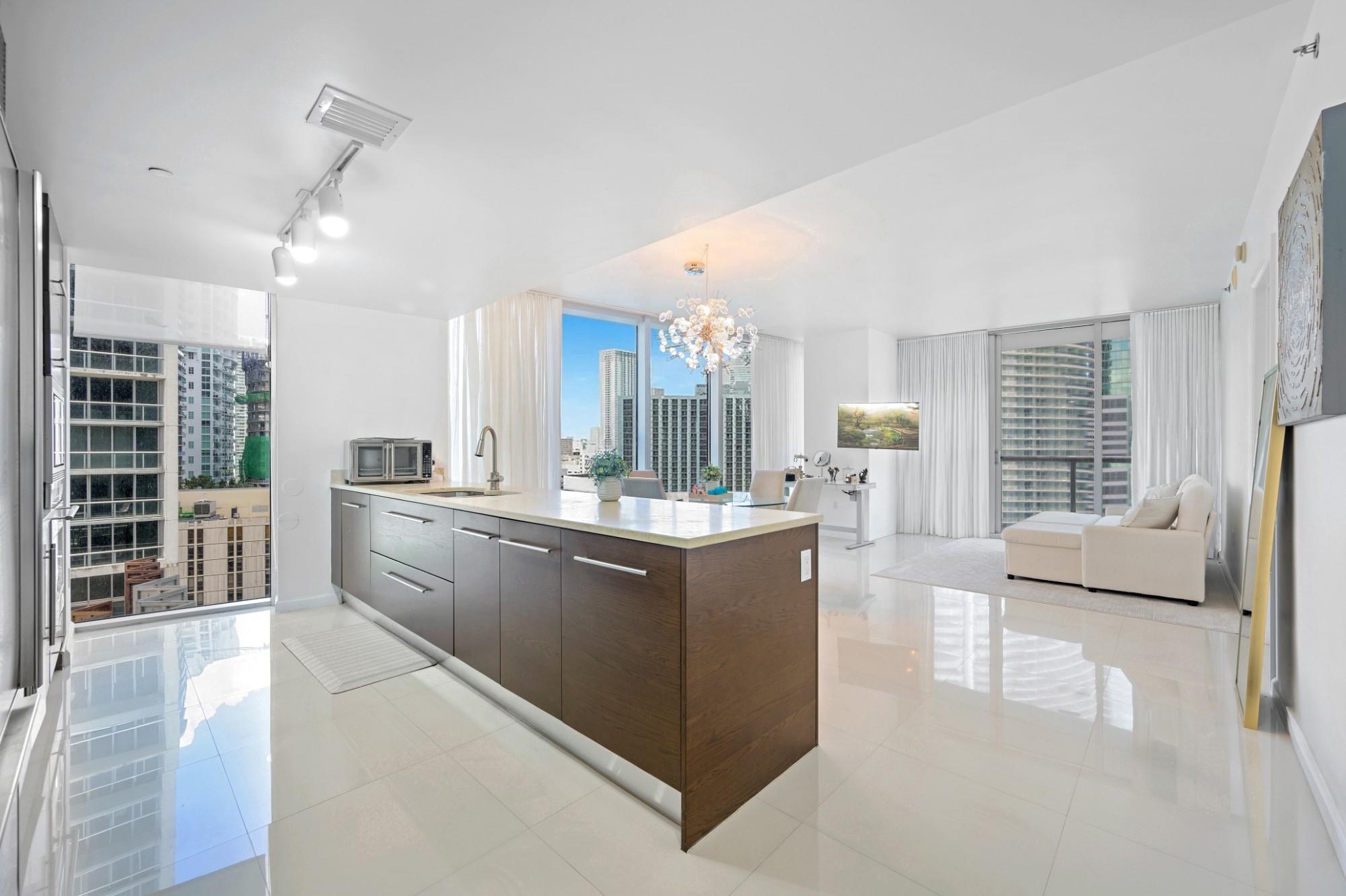 475 Brickell Ave 1815