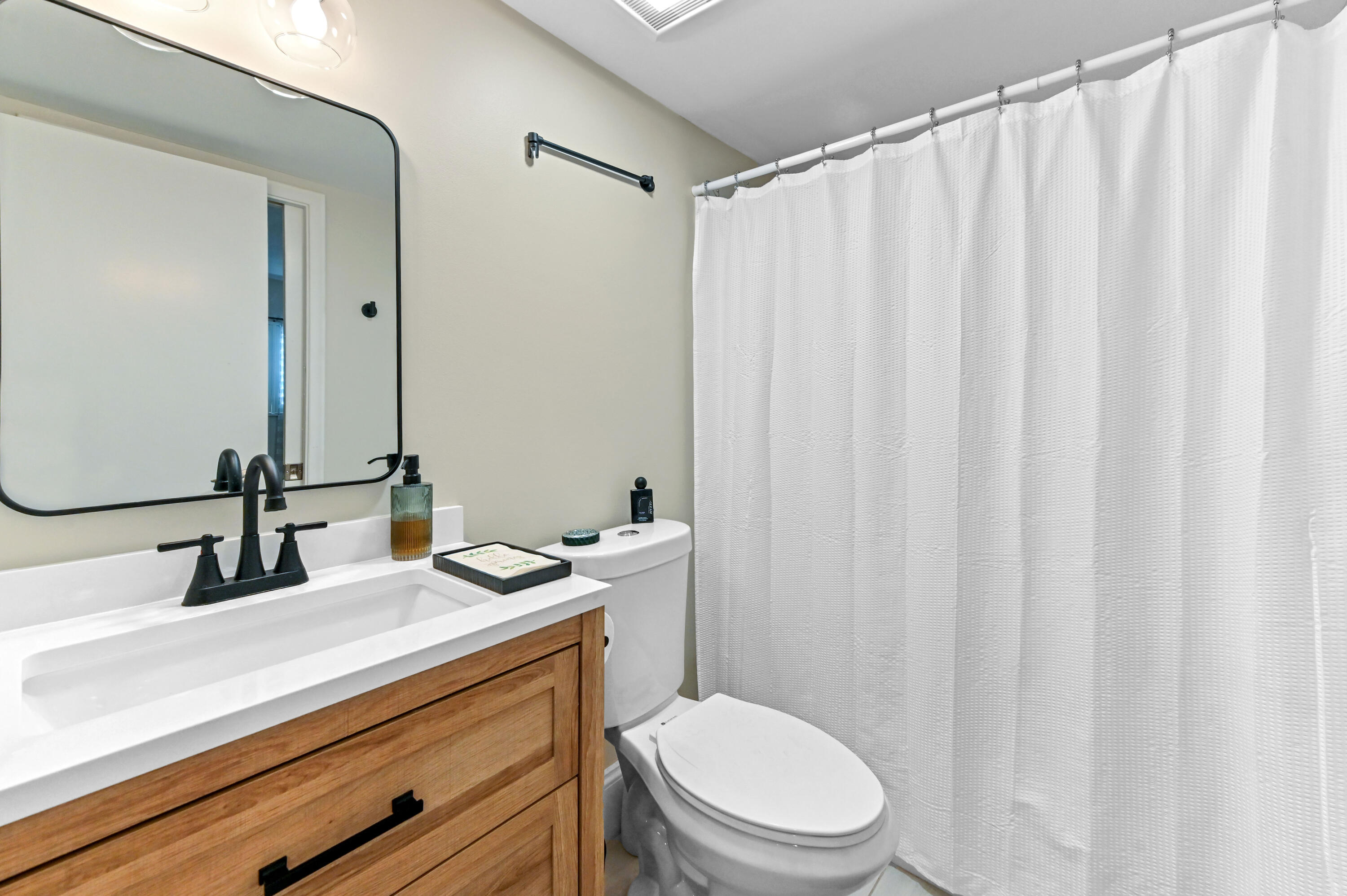 SOUTHGATE CONDO - Residential