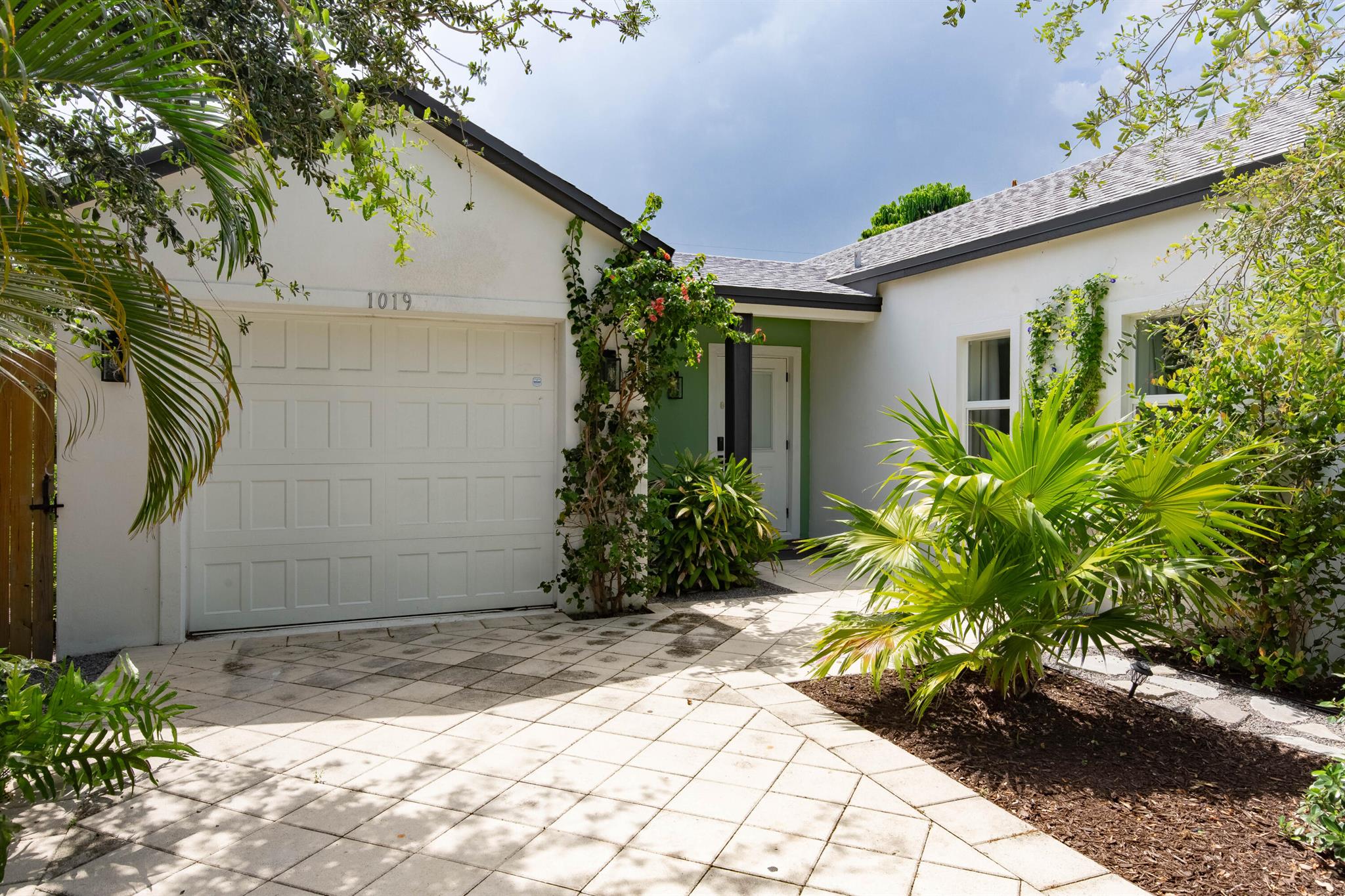 LAKE WORTH TOWN OF - Residential Lease