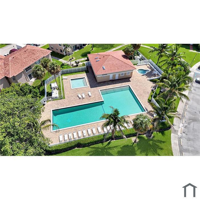 Photo of 819 TWIN LAKES Drive #31-C, Coral Springs, FL 33071 (MLS # B26078954)