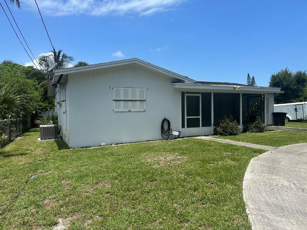 Photo of 2615 Oleander Boulevard, Fort Pierce, FL 34982 (MLS # R11019191)