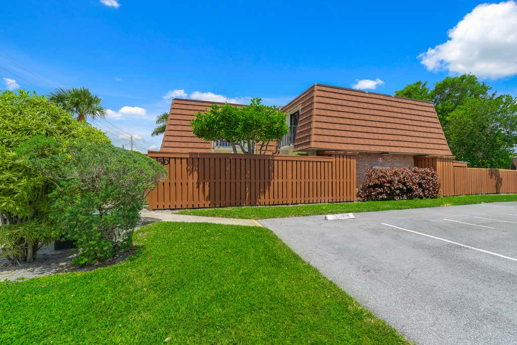 Photo of 3900 County Line Road #5d, Tequesta, FL 33469 (MLS # R11017526)